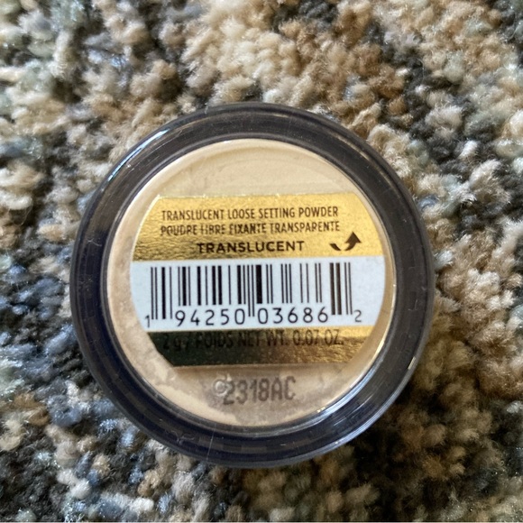 Mario Badescu Cosmetic Bag and Makeup Samples - Picture 2 of 8